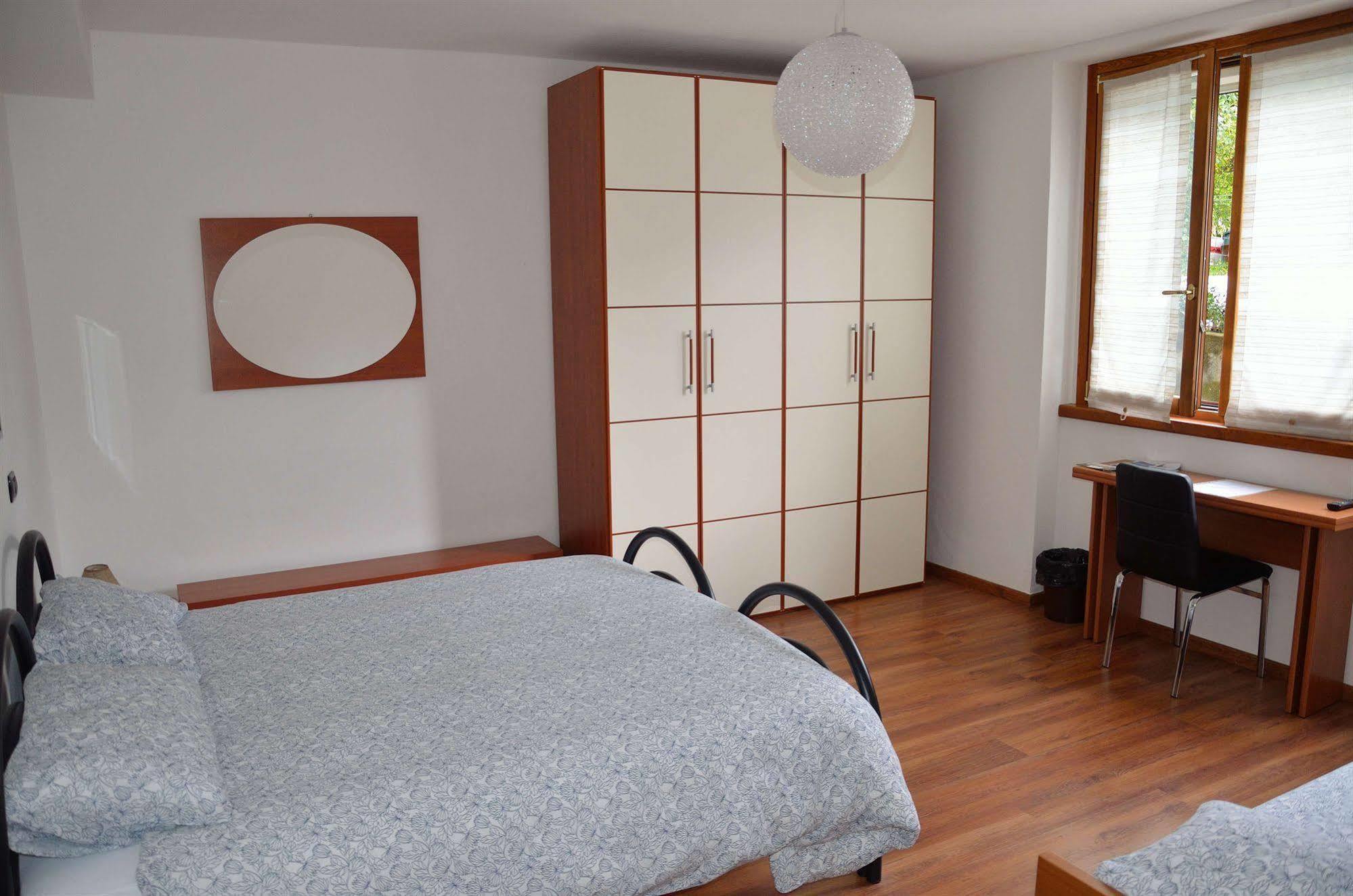 B&B Sosta Sul Lago Lezzeno Exterior foto